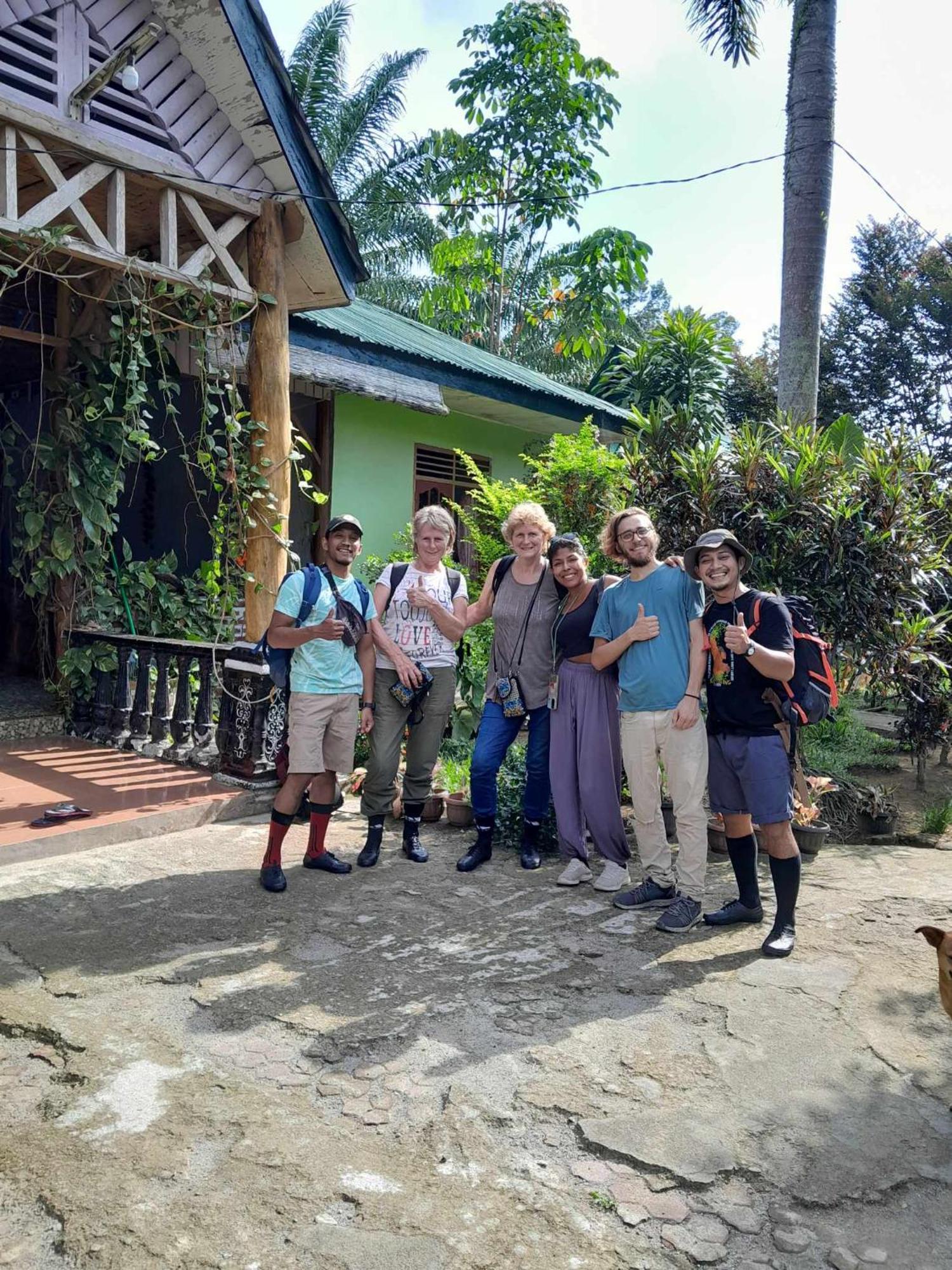 Wisma Batu Mandi Bukit Lawang Exterior photo